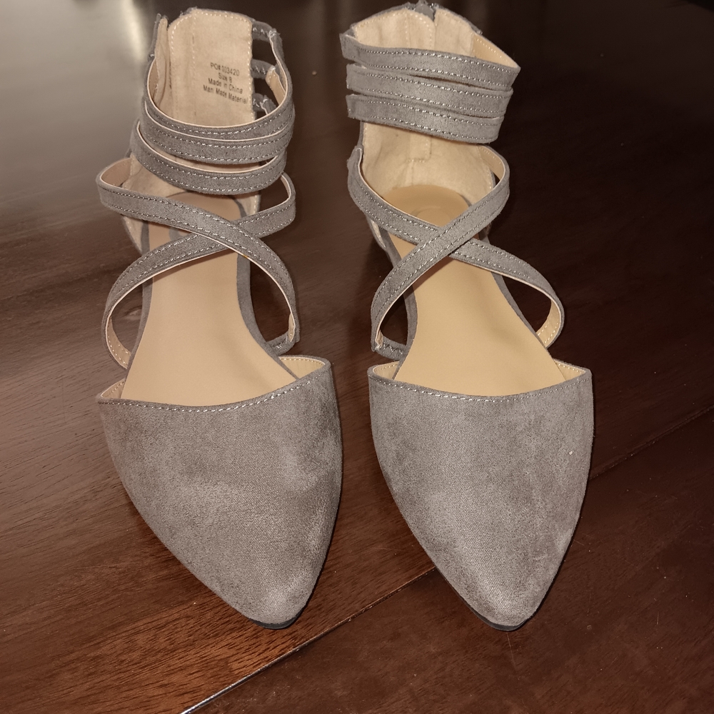 Elegant Gray Women's Strappy Flats